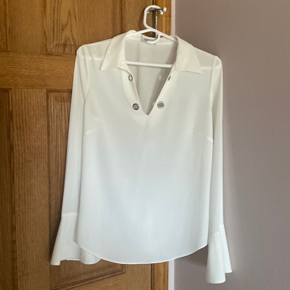 White House Black Market long sleeve V neck  creamy white linen Medium shirt.
